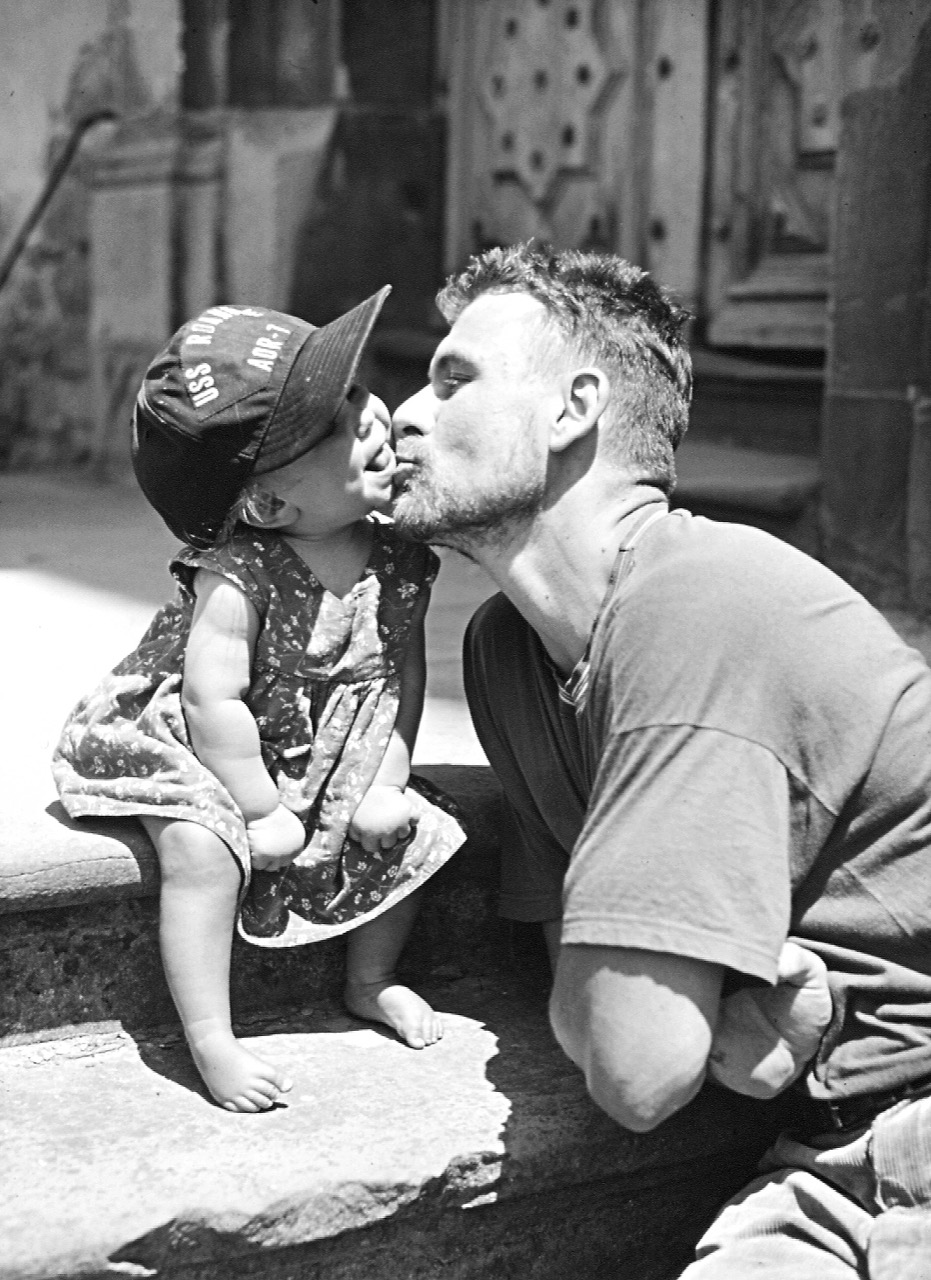 Undershed’s new exhibition ‘The Everyworld’ from award-winning filmmaker & artist Andrew Kötting and daughter, Eden